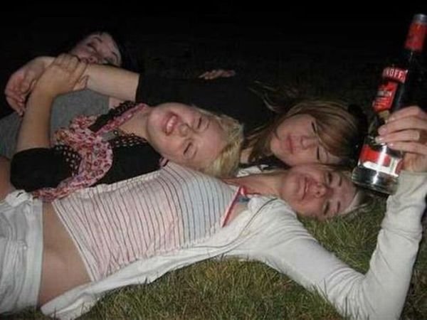 Пьяные девчонки №3 (34 фото)