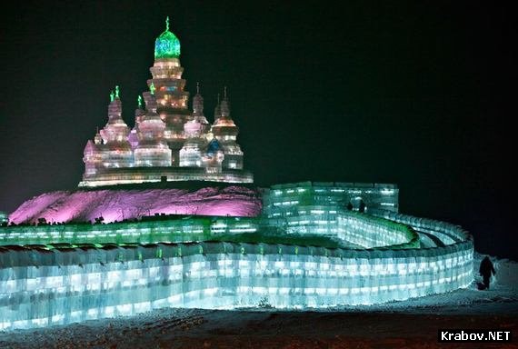 Фестиваль скульптуры из снега и льда в Харбине (50 фото)