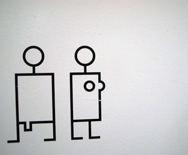 Прикольные таблички на туалетах (40 фото)