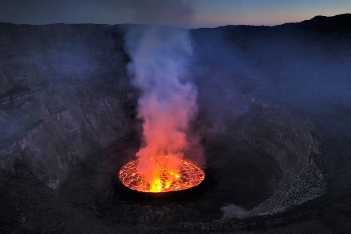 Кратер вулкана Nyiragongo (28 фото)