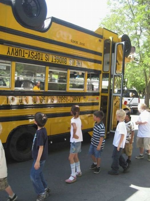 Смешной школьный автобус (7 фото)