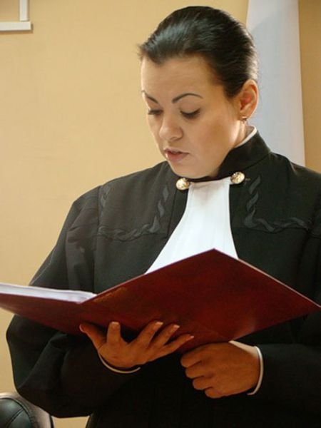 Судья Ирина Левандовская была уволена за эти фотографии (7 фото)