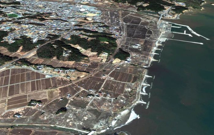 Япония до и после цунами (42 фото)