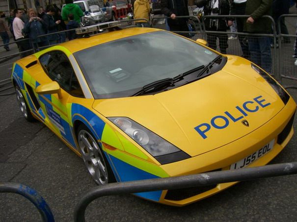 Самые крутые полицейские авто... (33 фото)