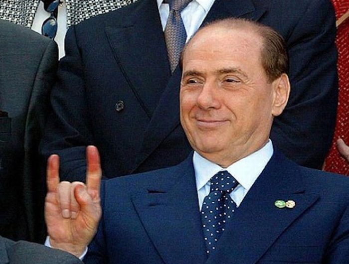 Жестикуляция Сильвио Берлускони (40 фото)