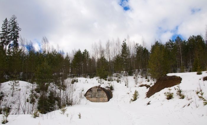 Заброшенный тоннель (17 фото)