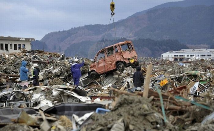 Япония месяц спустя после катастрофы (85 фото)