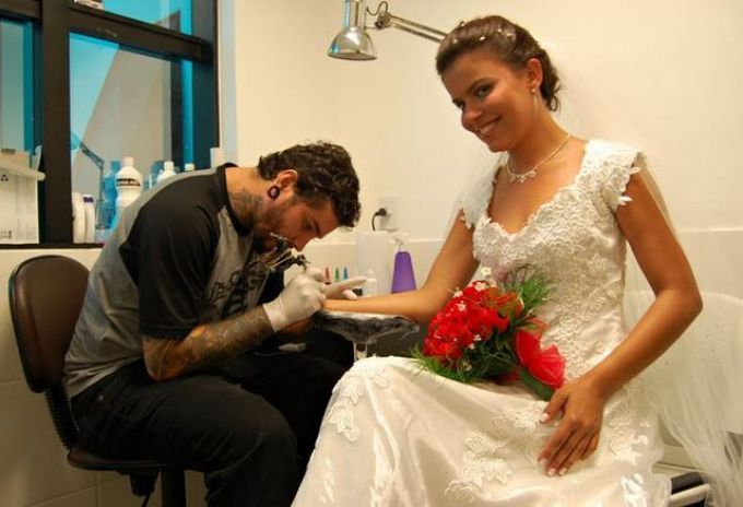 Пирсинг и татуировки - это модно и красиво (16 фото)