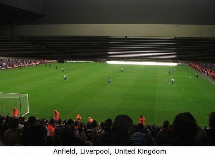 Самые худшие места на стадионе (16 фото)