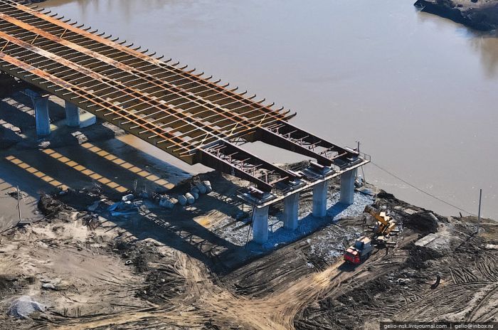 Строительство моста. С высоты птичьего полета (27 фото)