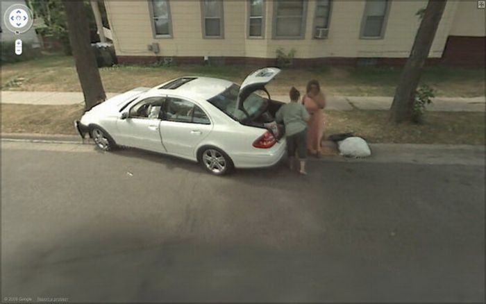   Google Street View (12 )