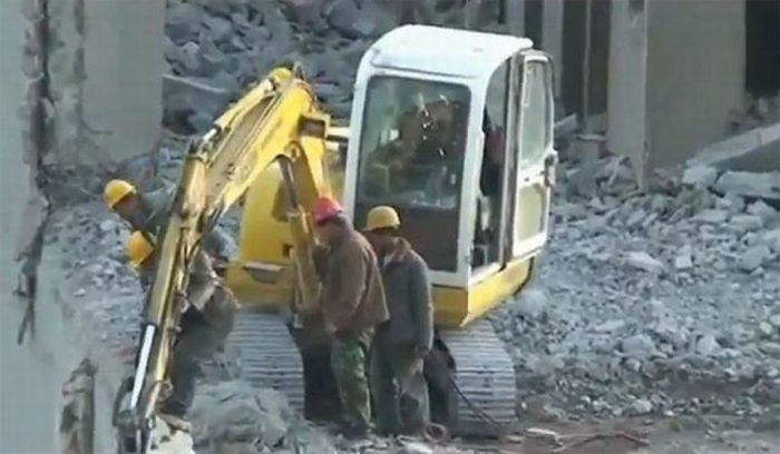 Безбашенные китайские строители (14 фото)