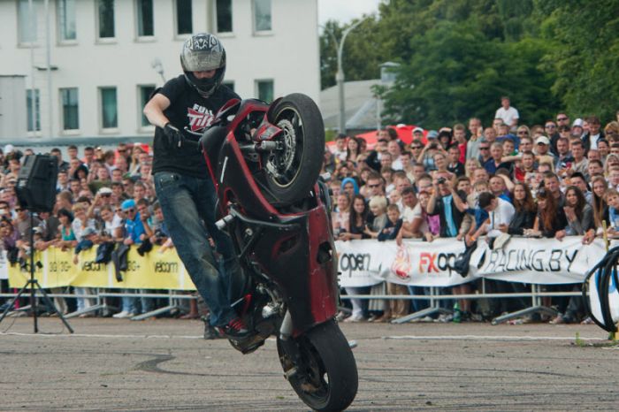 В Минске на выходных прошли соревнования по дрифту - FXOpen Drifting Belarus 2011 (28 фото)