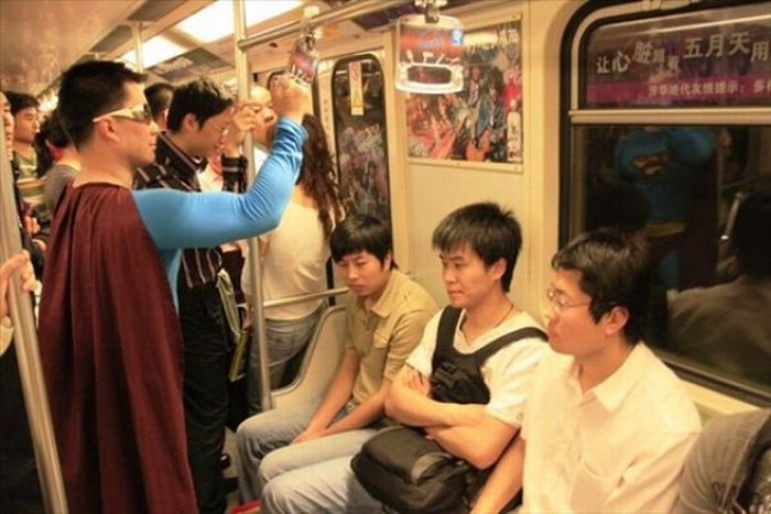 Странные люди в общественном транспорте (43 фото)