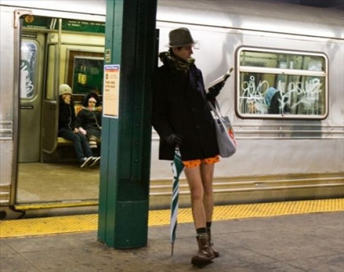 Странные люди в общественном транспорте (43 фото)