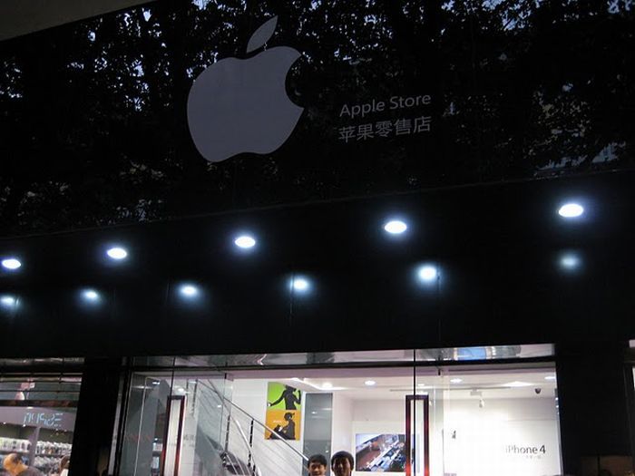 Поддельный магазин Apple в Китае (9 фото)