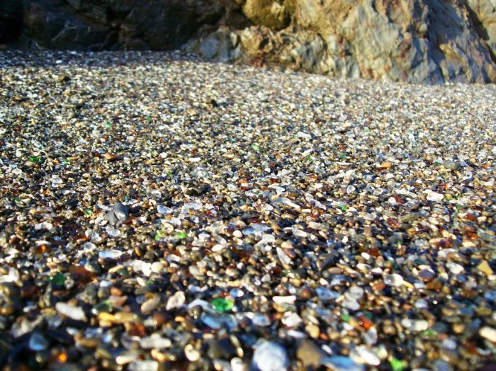 Стеклянный пляж в Калифорнии (10 фото)
