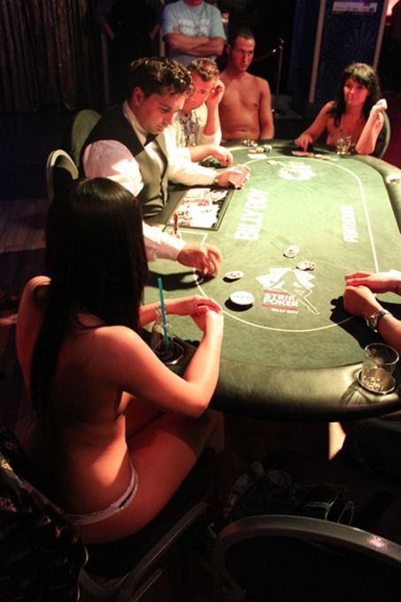 Игра В Покер На Раздевание