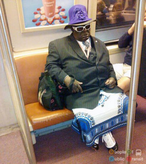 Странные люди в метро (89 фото)