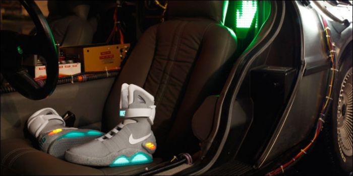 Nike выпустили знаменитые кроссовки из «Назад в будущее» (6 фото)