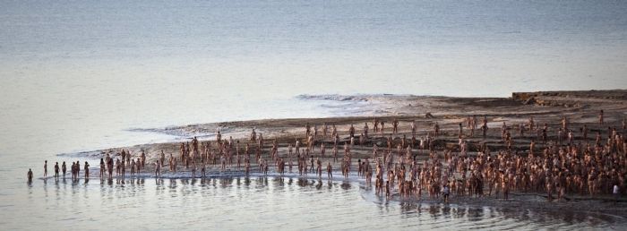 Спенсер Туник на берегу Мертвого моря (9 фото НЮ)