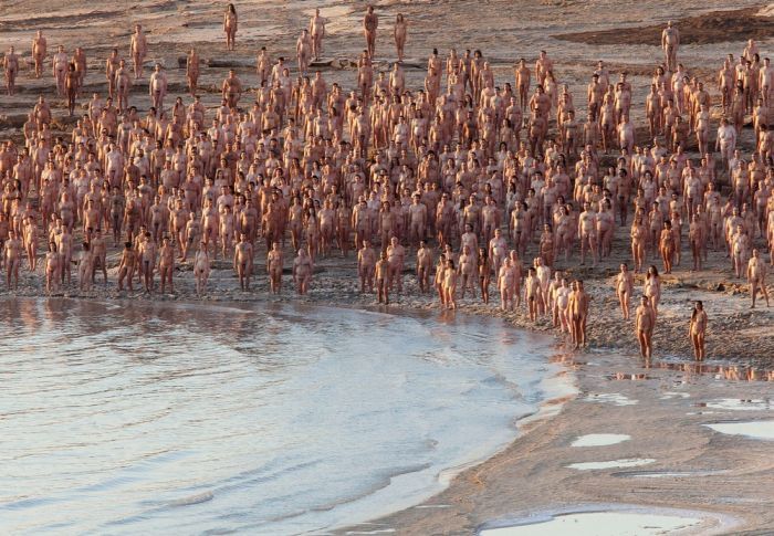 Спенсер Туник на берегу Мертвого моря (9 фото НЮ)