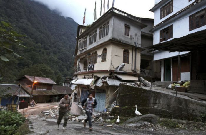 Последствия от землетрясения в Индии (40 фото)