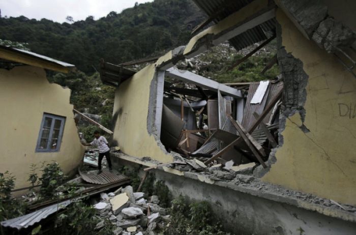 Последствия от землетрясения в Индии (40 фото)