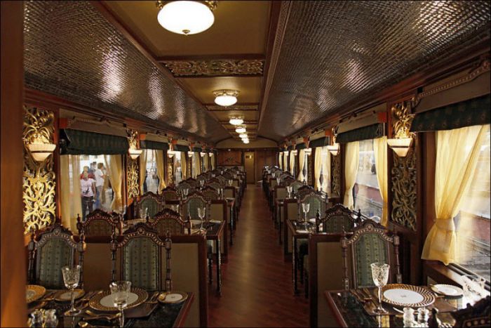 Самый роскошный поезд Индии (28 фото)