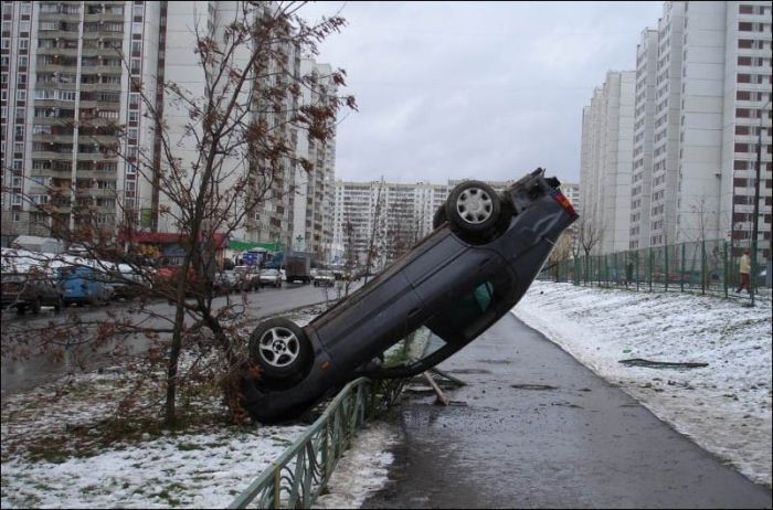 Сумасшедшие аварии и дорожные инциденты (104 фото)