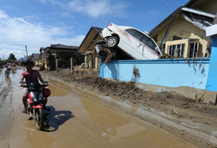Последствия тайфуна на Филиппинах (22 фото)