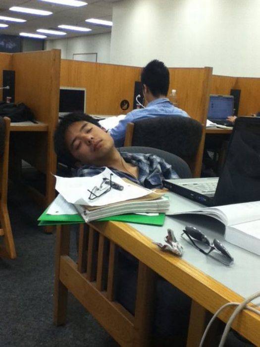 Тяжелая жизнь китайских студентов (43 фото)