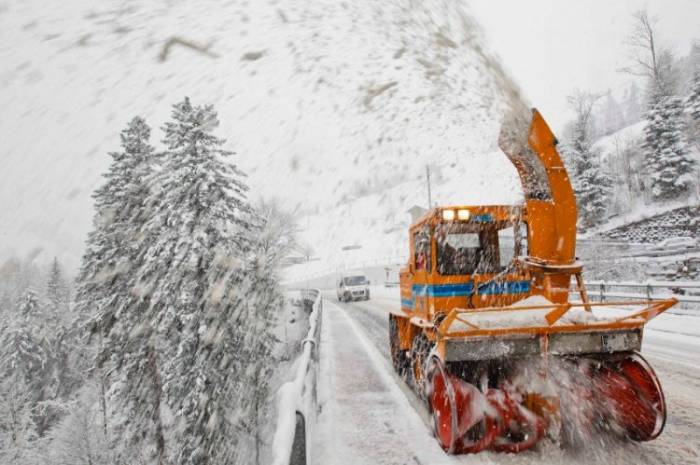 Последствия сильных снегопадов в Австрии (9 фото)