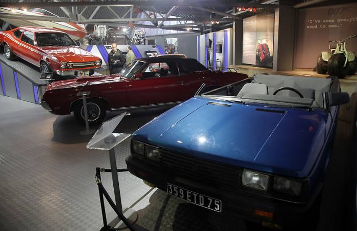 Выставка «Автомобили Джеймса Бонда" (34 фото)