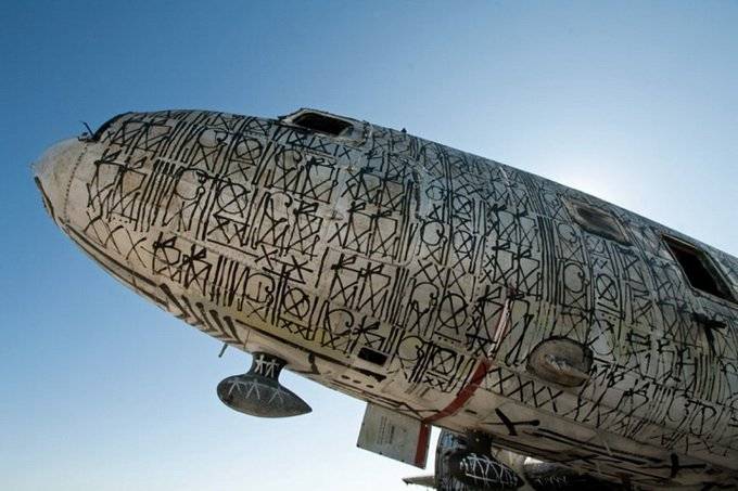 Выставка старых расписных самолетов (14 фото)