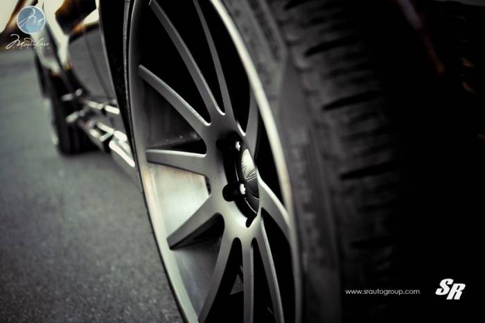 Range Rover Sport в шикарном обвесе и с дисками от Modulare Wheels (6 фото)