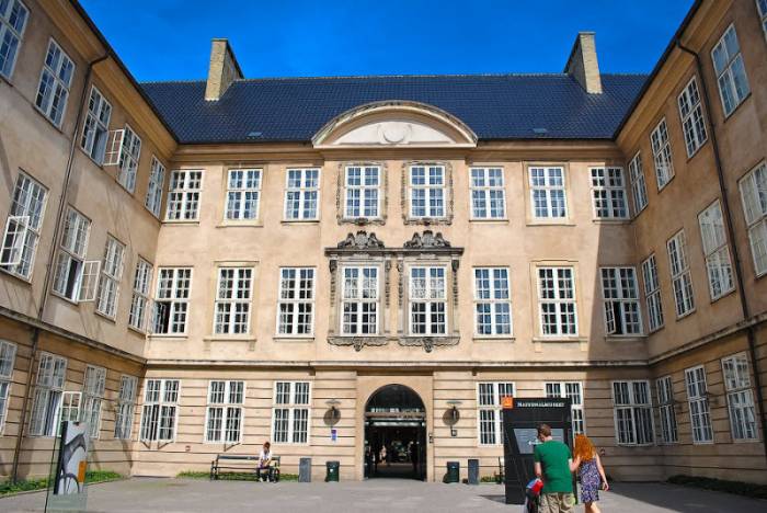 Национальный музей Дании (34 фото)
