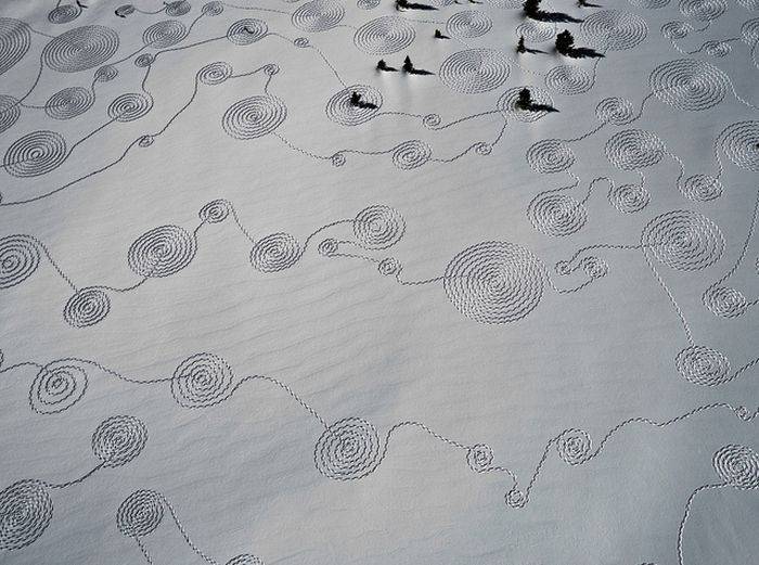 Классные рисунки на снегу (15 фото)
