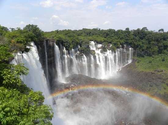10 захватывающих водопадов (10 фото)