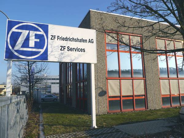 ZF открывает в России центр по ремонту легковых АКПП (10 фото)