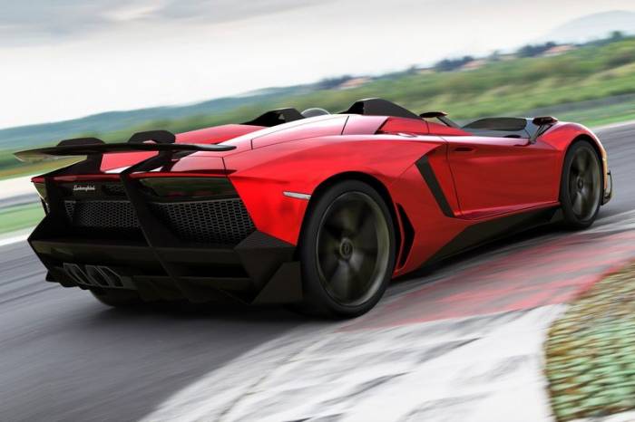 C Lamborghini Aventador J   2,1 .  (18 )