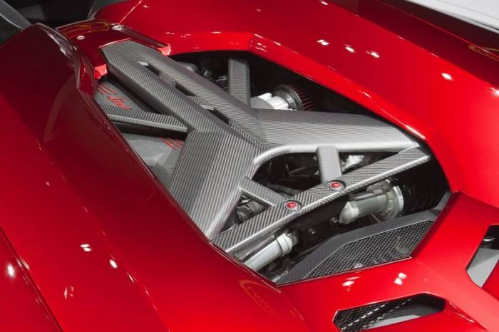 Cпидстер Lamborghini Aventador J продали за 2,1 млн. Евро (18 фото)