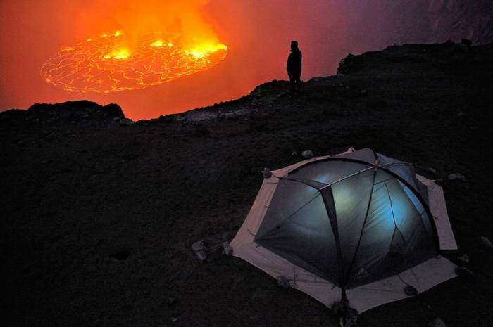 Озеро лавы вулкана Ньирагонго (16 фото)