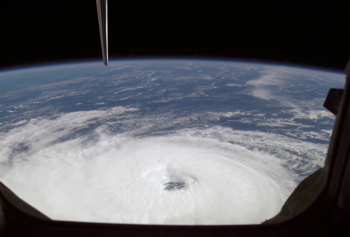 Ураганы. Вид из космоса (25 фото)
