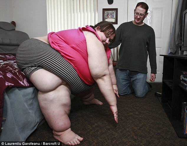 Самая толстая женщина в мире хочет поправиться (9 фото)