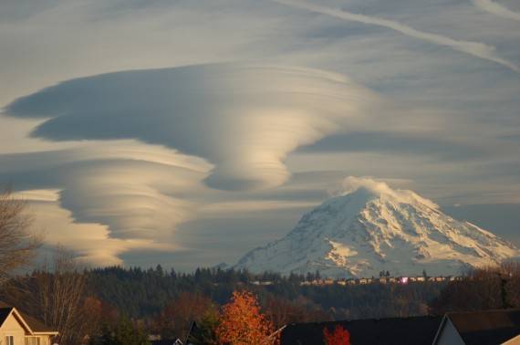 10 необычных и удивительных облаков (10 фото)