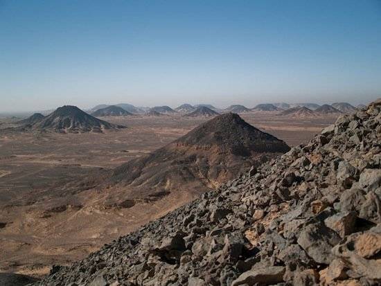 9 самых необычных пустынь планеты (10 фото)