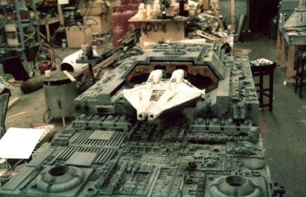 Модель космического корабля из фильма "Чужой" (30 фото)