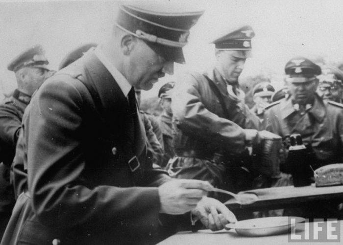 Редкие снимки Гитлера (61 фото)
