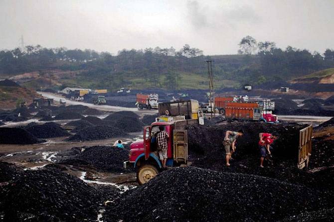 Детский труд на шахтах в Индии (25 фото)